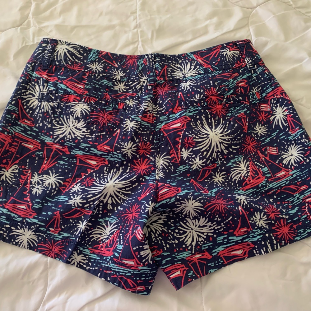 Lilly Pulitzer Bright Navy Sparks Fly Glow Callahan Short Size 2 NWT